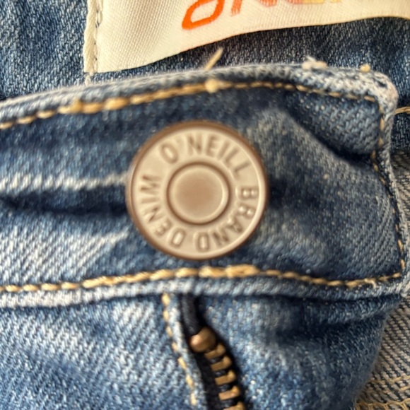 O’Neill Women’s Denim‎ Shorts Inseam 2in. Size 9 - Picture 3 of 5